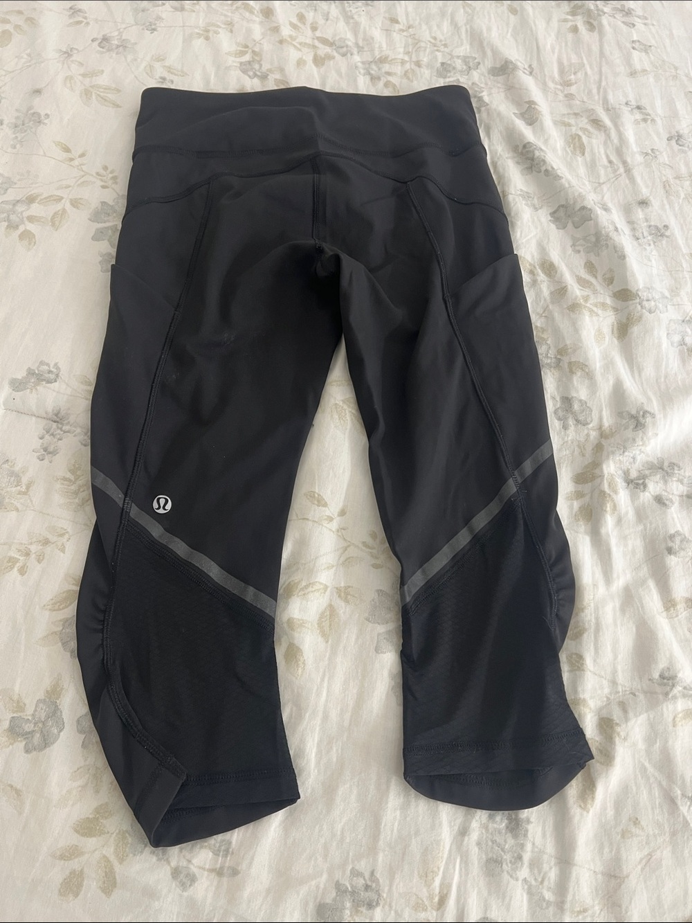 Lululemon capris - Picture 2 of 4